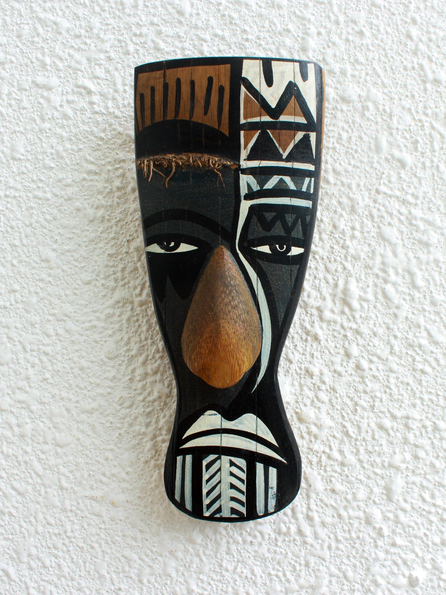 Irumugham Bamboo Mask – Tribal Wall Décor
